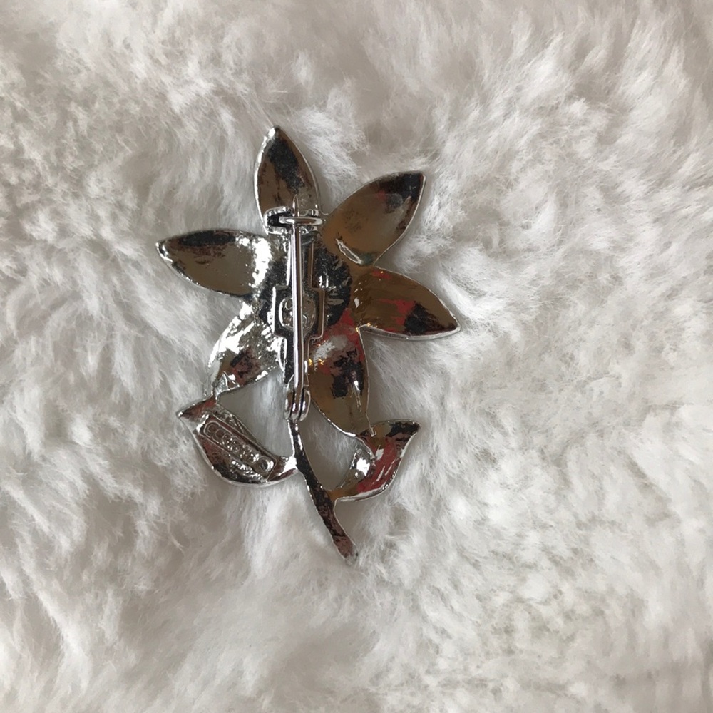 Flower Pin - Picture 2 of 2